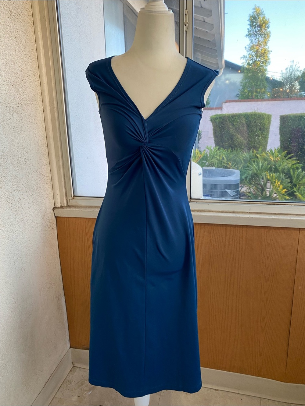 Patagonia XS Blue Twist Front V-Neck Stretch MIDI Travel Dress